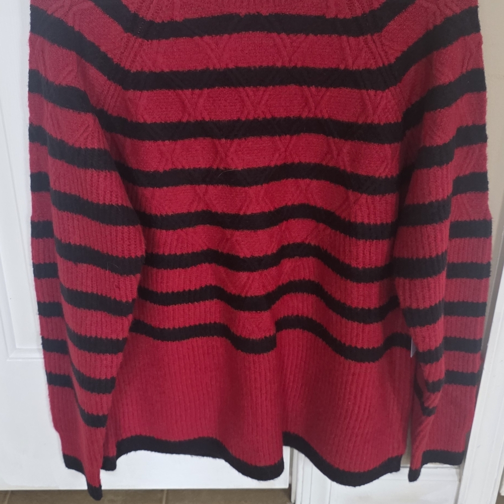 Liz Claiborne Red and Black Knit Top